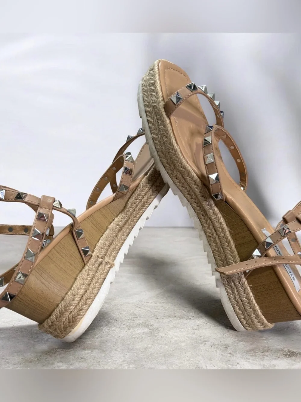 Steve Madden Klinch Beige Studded Sandals Platform Wedge - Women's Size 10